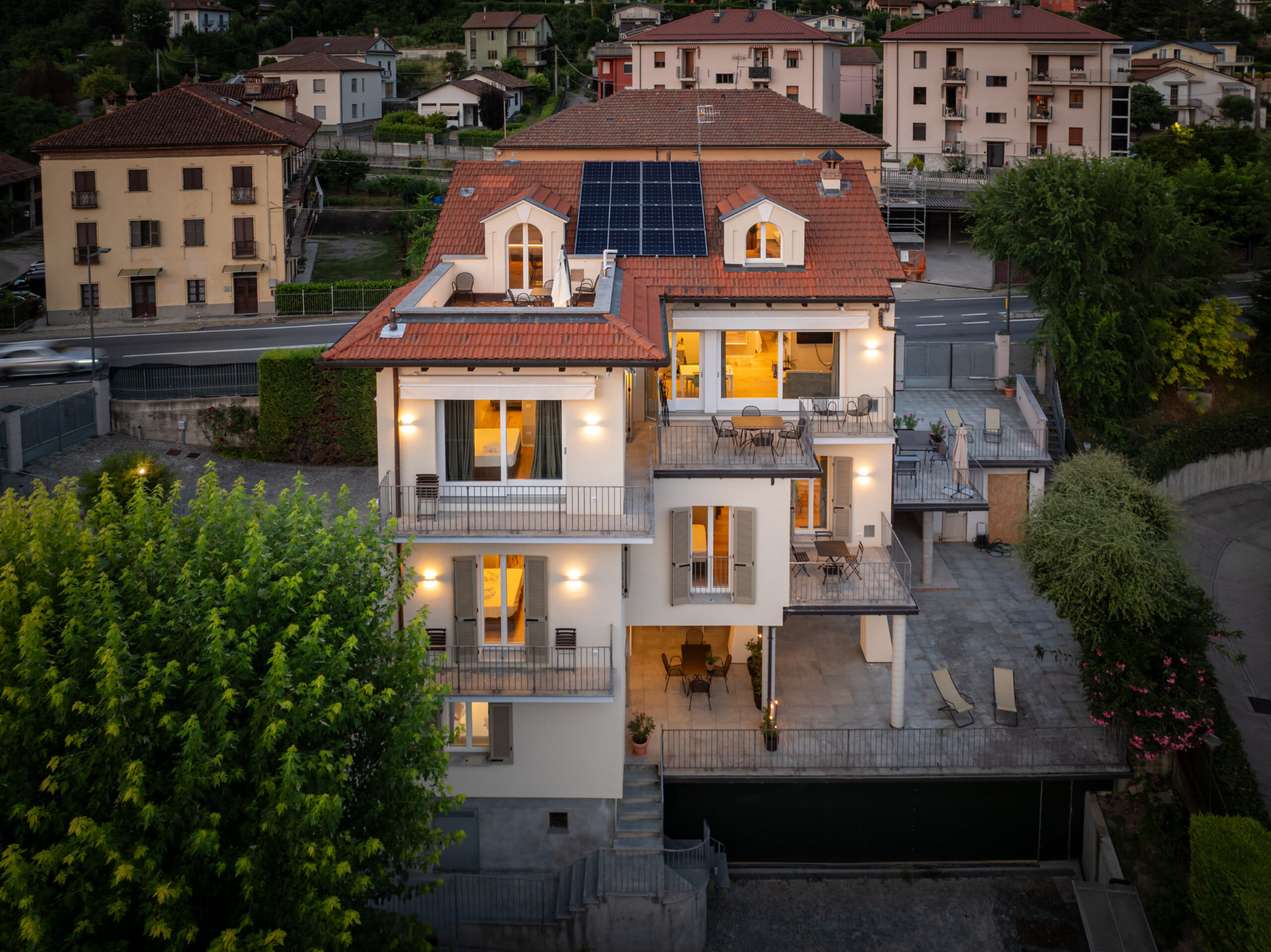 Vista dall'alto di Alba Palace con la posizione dei sei appartamenti